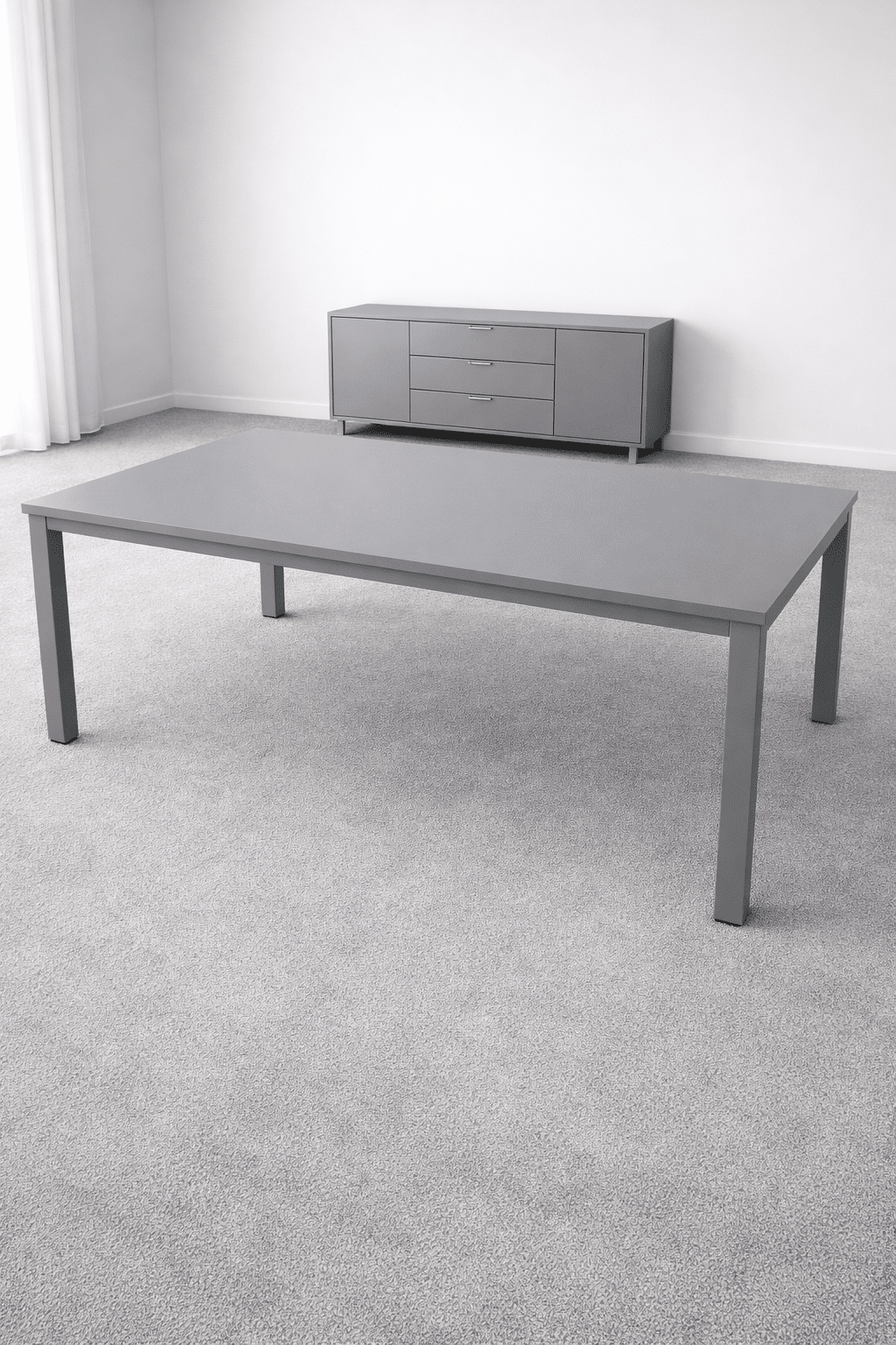 Bürotisch und Regal in grau