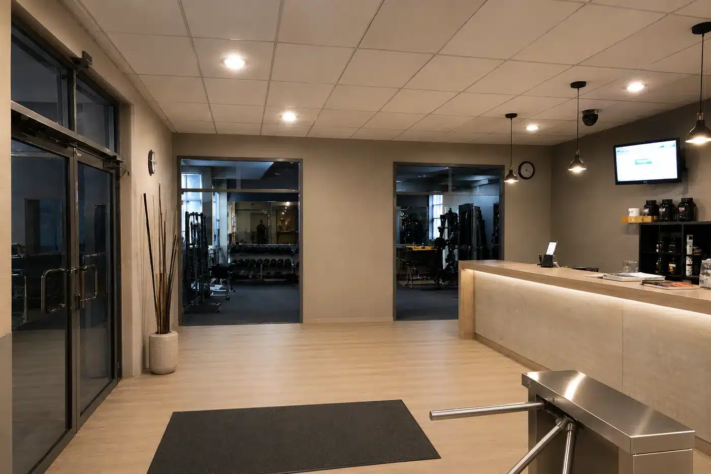 Derselbe Studio-Empfang nach der Modernisierung der Oberflächen, hell und modern ohne Austausch